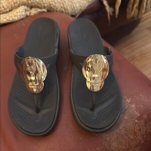 Crocs Sanrah Liquid Womens Metallic Wedge Gold Espresso Sandals 205599